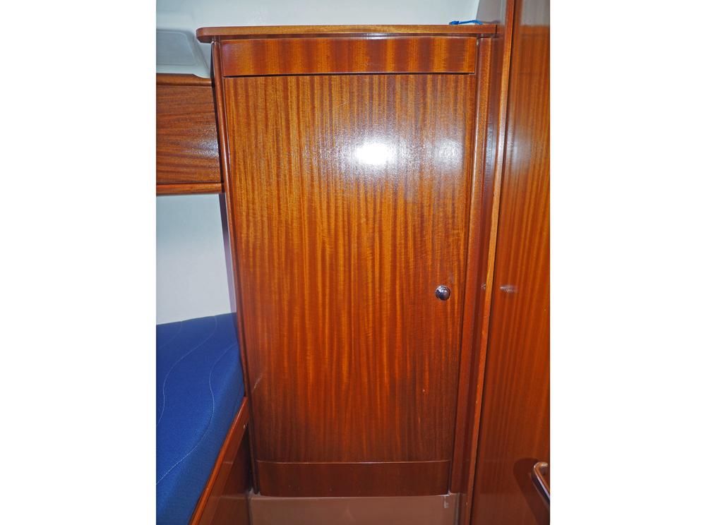 Cabin en avant, H&eacute;bergements